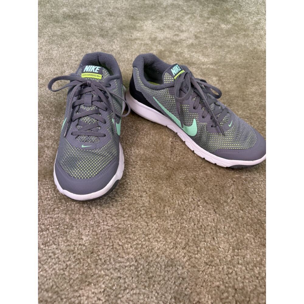 Nike Flex Experience RN4 Womens size 7.5 Gray Running Shoes 749178-001